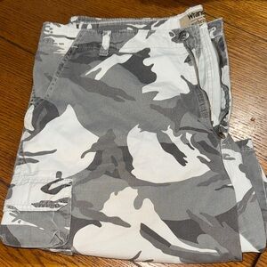 Wrangler Men's White and Gray Cargo Pants